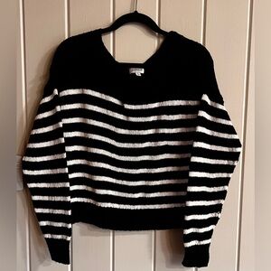 Evereve Small Black and White Monochrome Striped Crew Neck Sweater